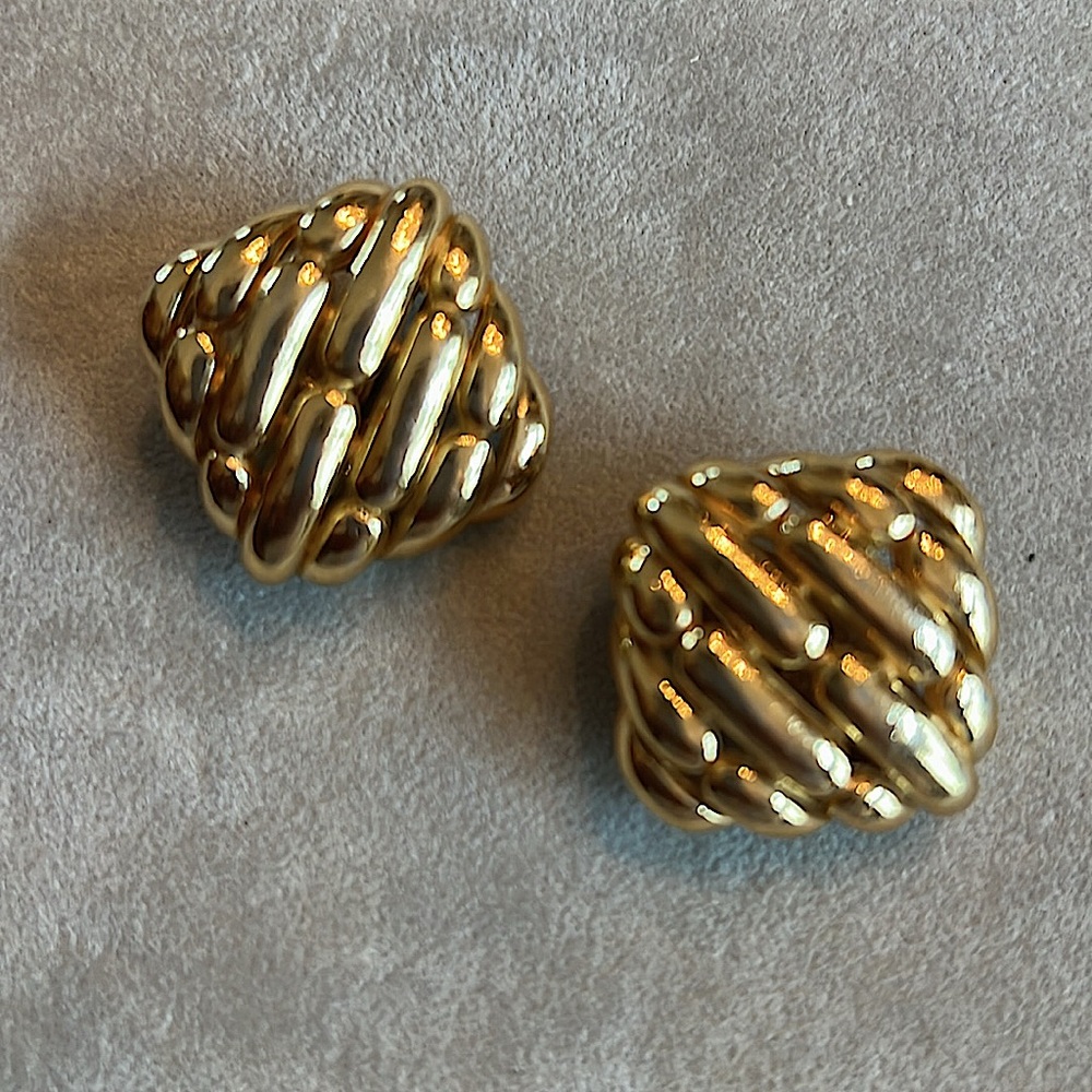 CINER SignedHandmadeClipEarrings.Excellentcondition.NontarnishShineContemporary